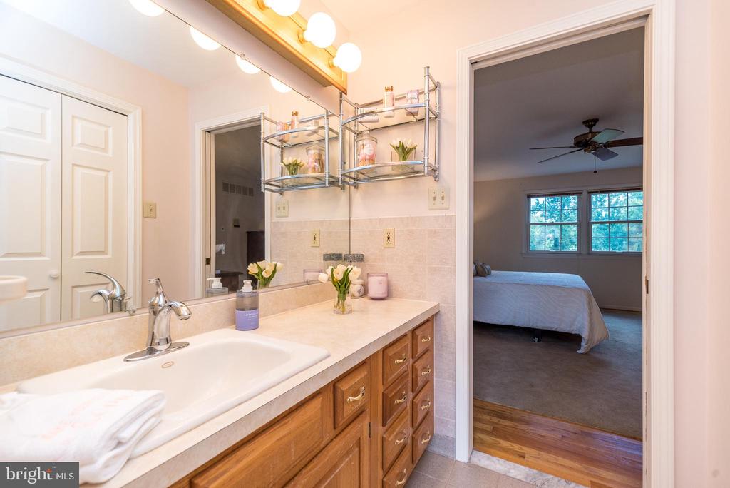 1423 SOUTHWIND WAY