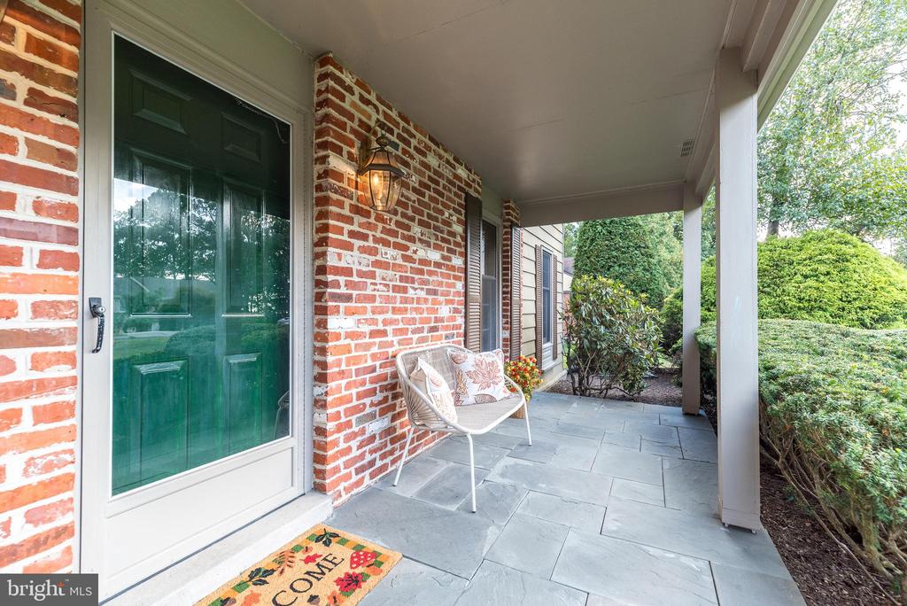 1423 SOUTHWIND WAY
