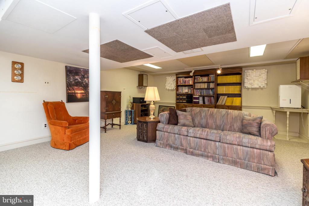 1423 SOUTHWIND WAY