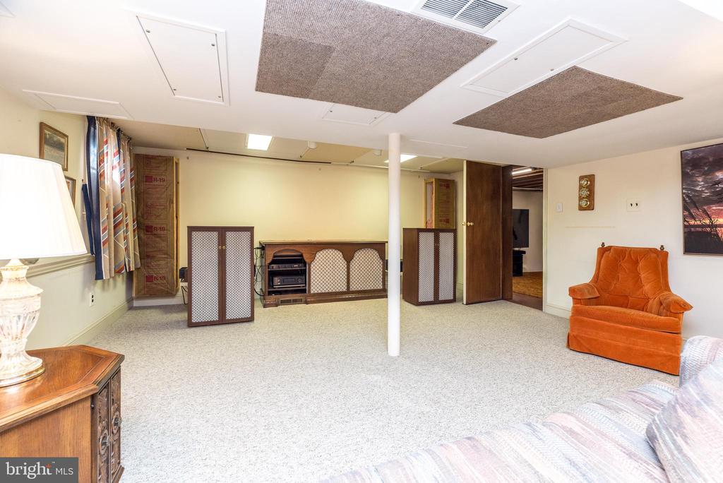 1423 SOUTHWIND WAY