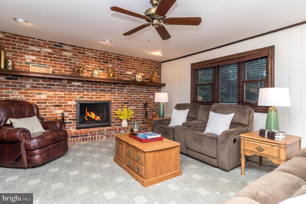 1423 SOUTHWIND WAY