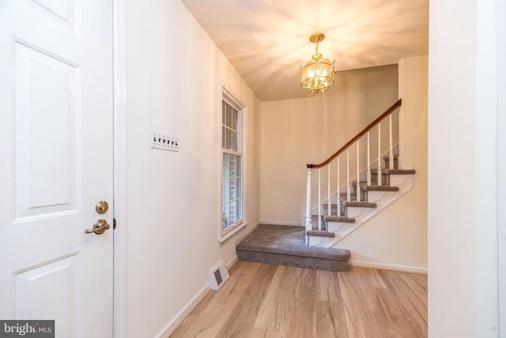 1423 SOUTHWIND WAY