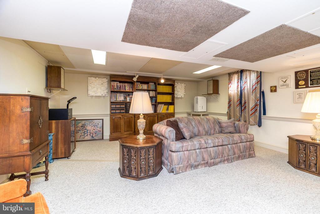 1423 SOUTHWIND WAY