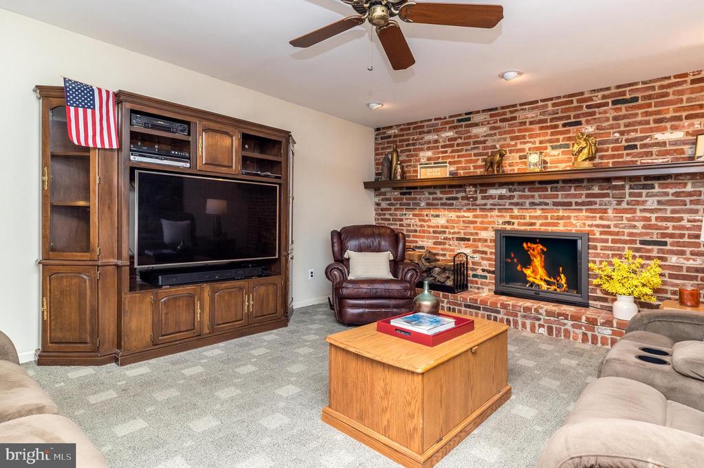 1423 SOUTHWIND WAY