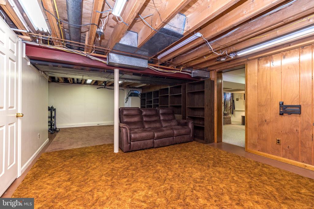 1423 SOUTHWIND WAY