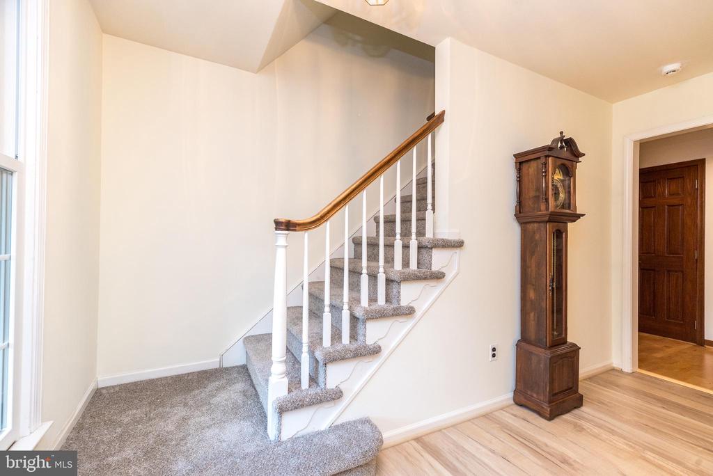 1423 SOUTHWIND WAY