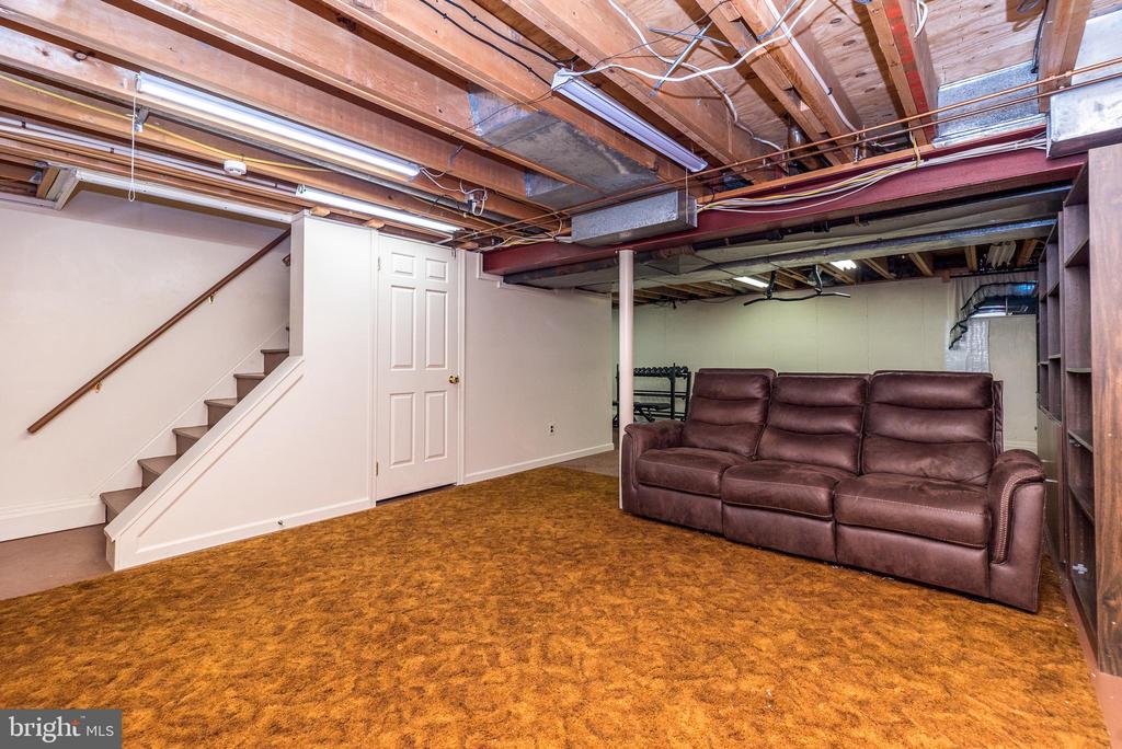 1423 SOUTHWIND WAY