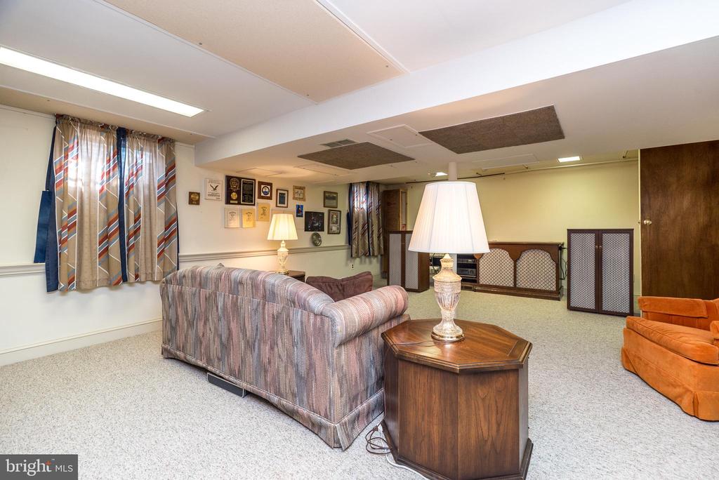1423 SOUTHWIND WAY