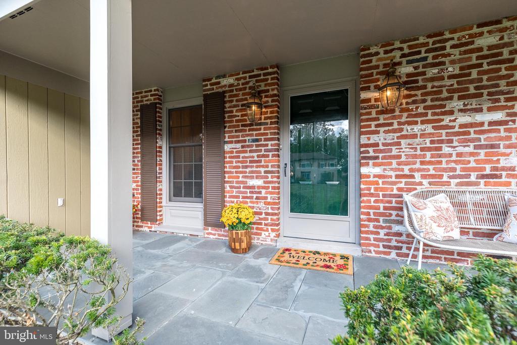 1423 SOUTHWIND WAY