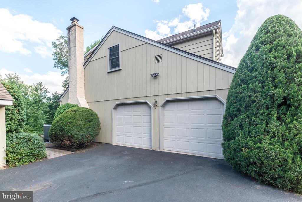 1423 SOUTHWIND WAY