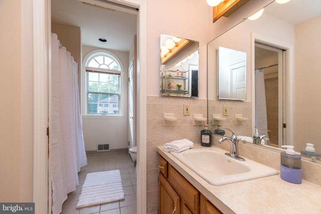 1423 SOUTHWIND WAY