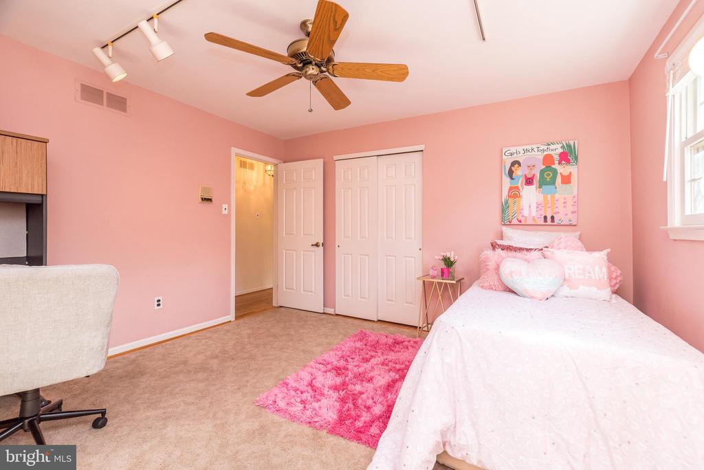 1423 SOUTHWIND WAY