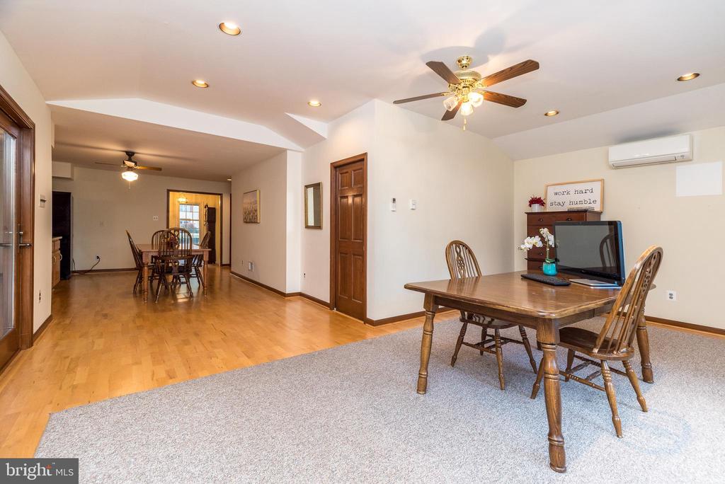 1423 SOUTHWIND WAY