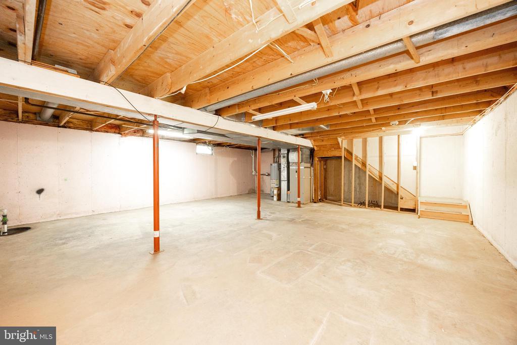 221 WINCHESTER DRIVE