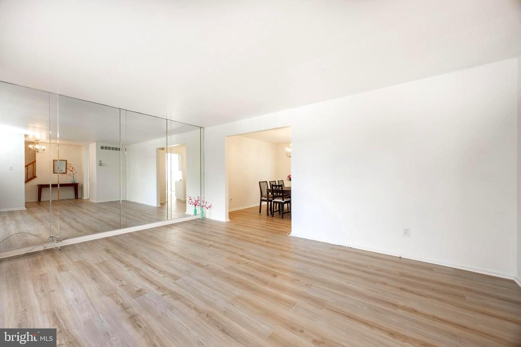 221 WINCHESTER DRIVE