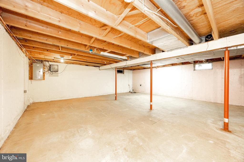 221 WINCHESTER DRIVE