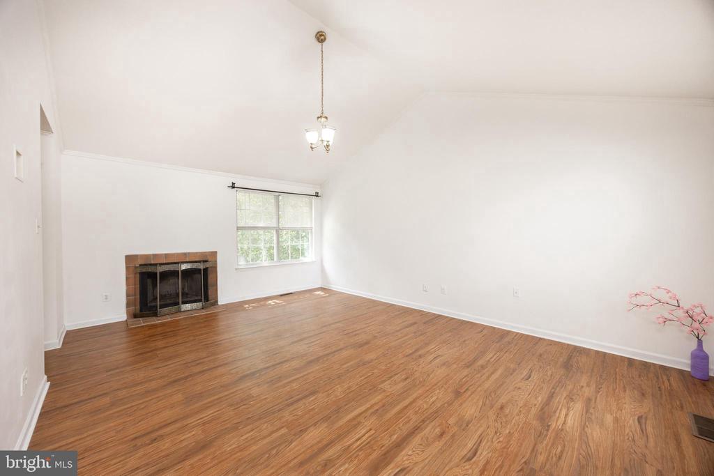 221 WINCHESTER DRIVE