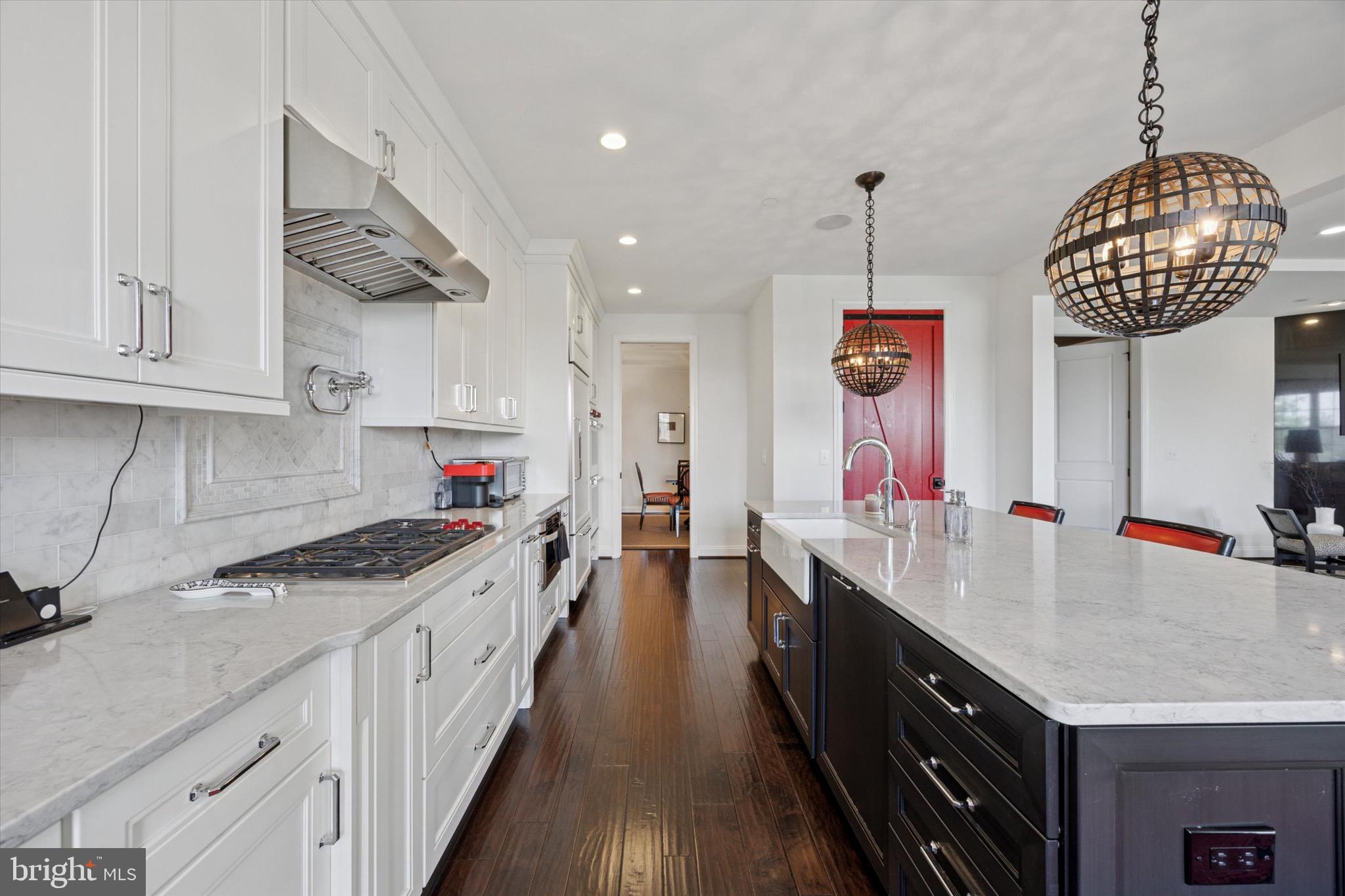 6150 CREEKSIDE DRIVE