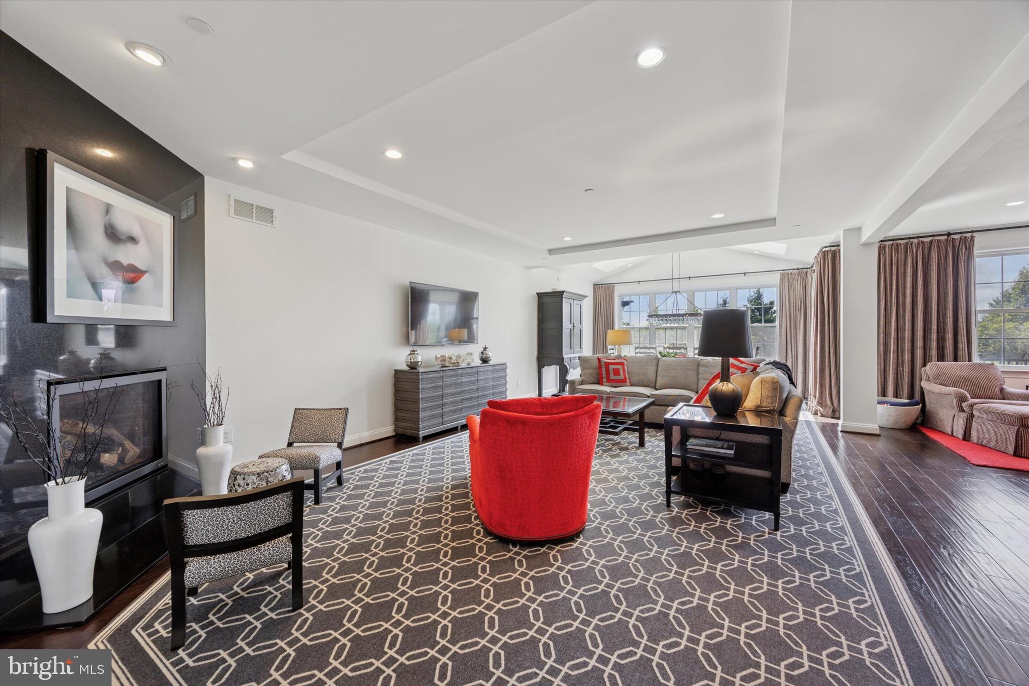 6150 CREEKSIDE DRIVE