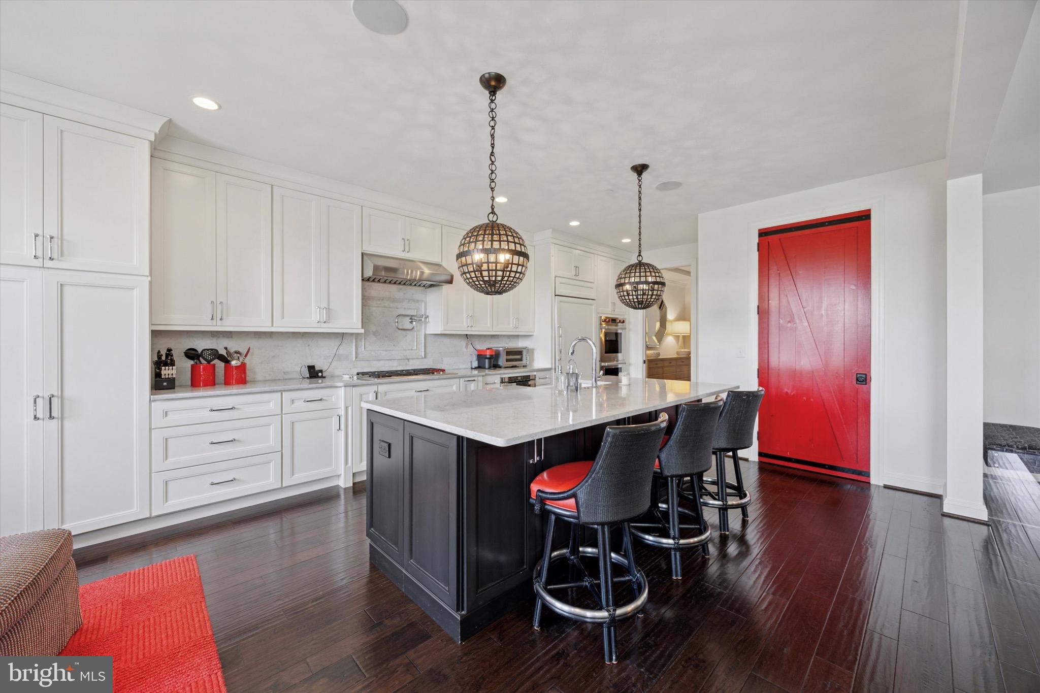 6150 CREEKSIDE DRIVE