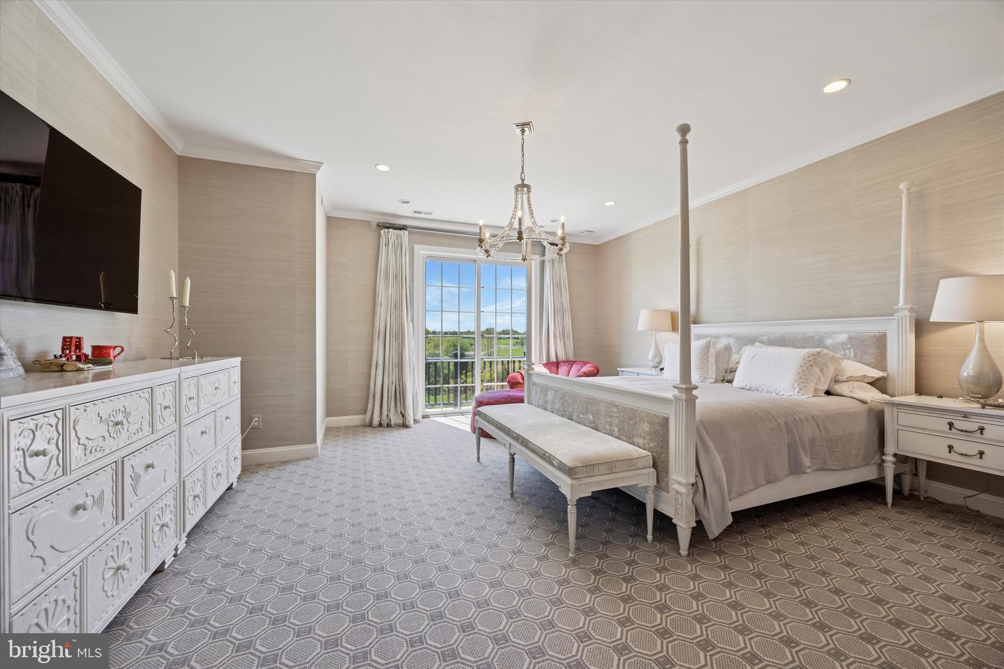 6150 CREEKSIDE DRIVE