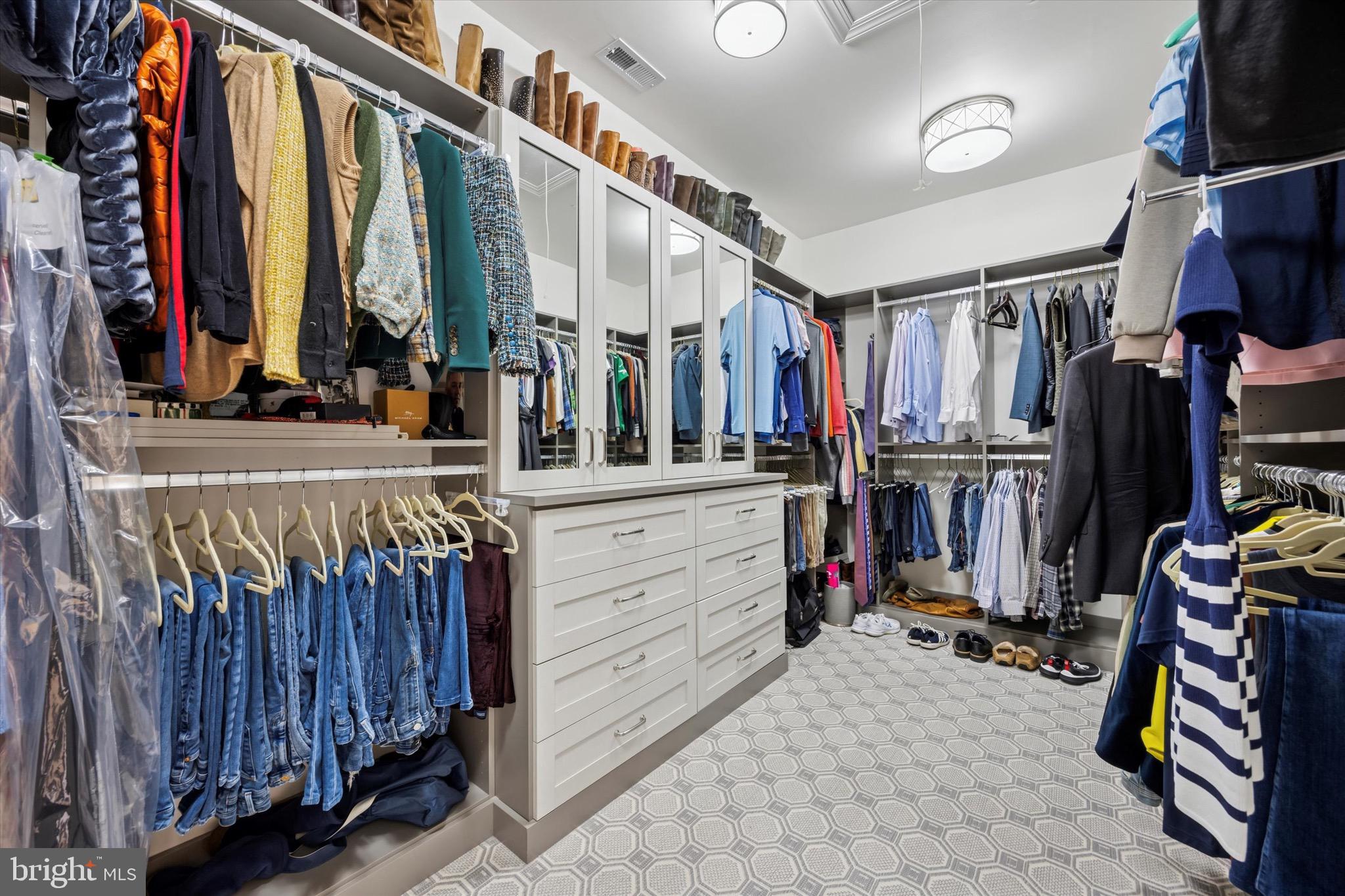 6150 CREEKSIDE DRIVE