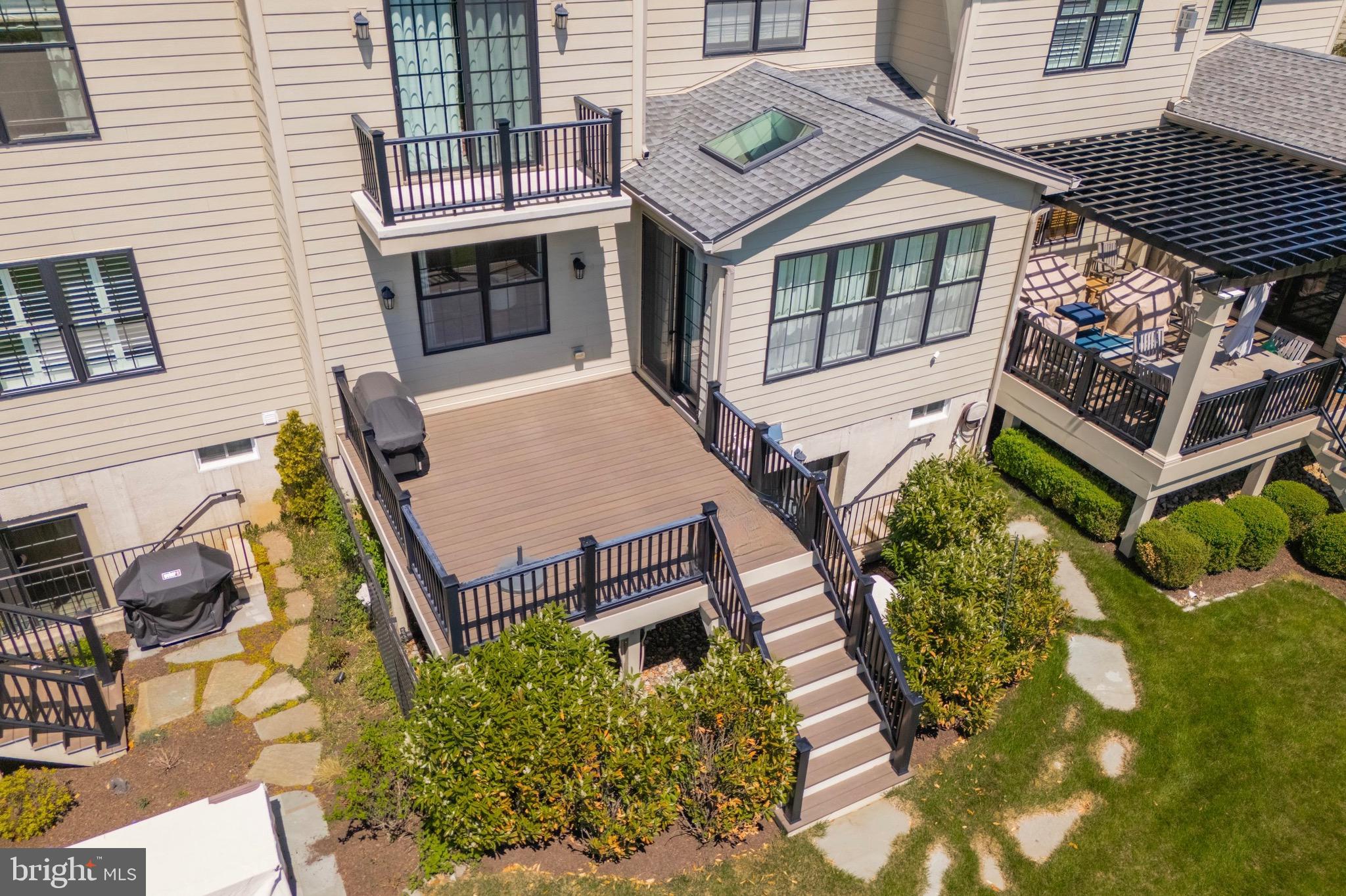 6150 CREEKSIDE DRIVE