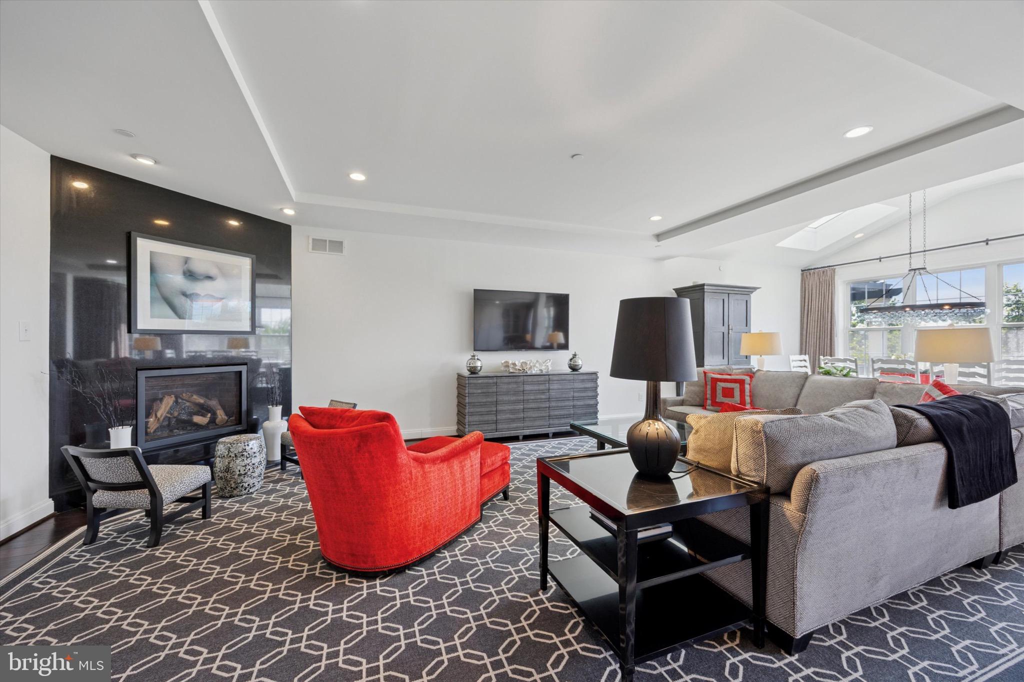 6150 CREEKSIDE DRIVE