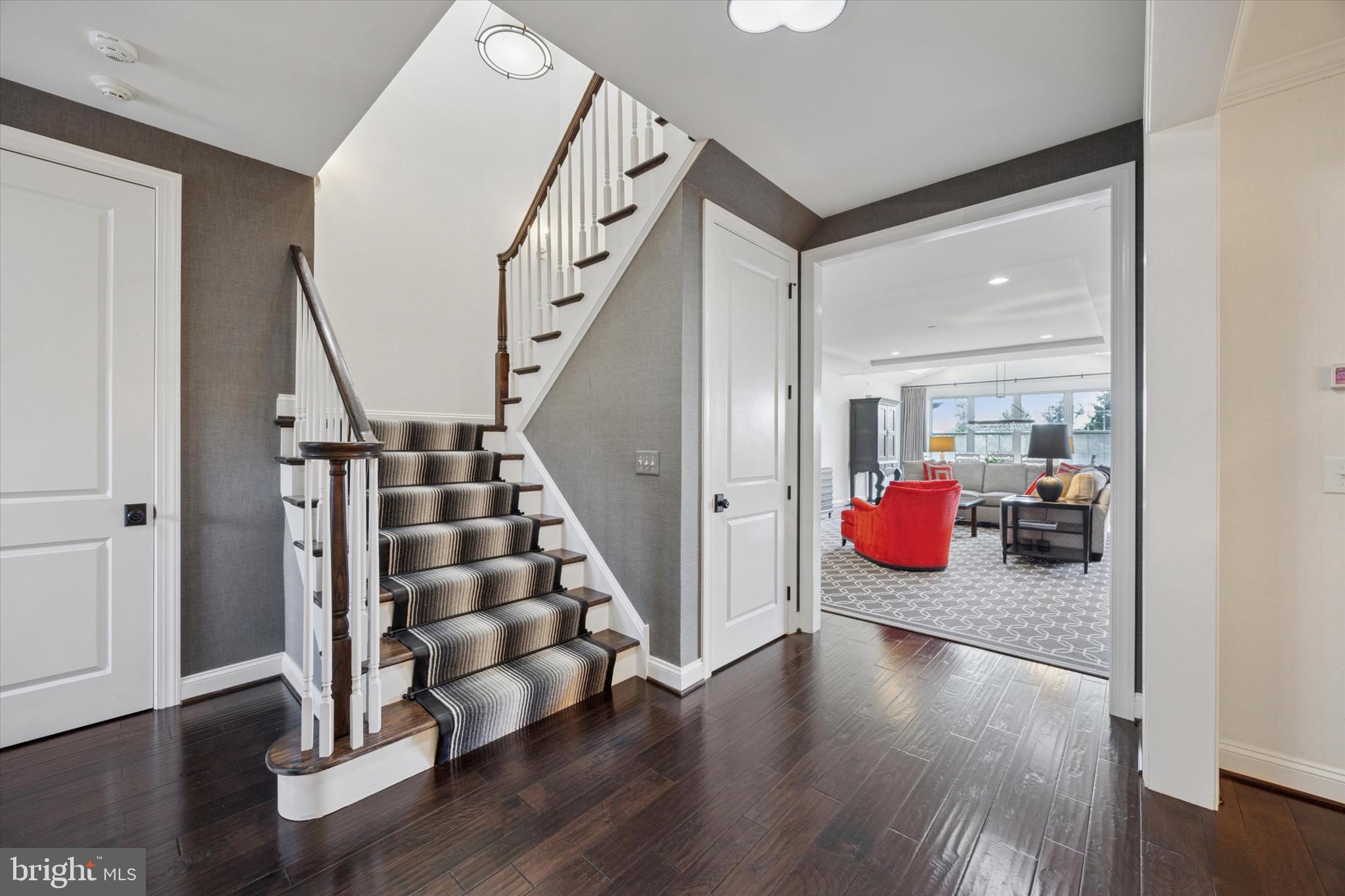 6150 CREEKSIDE DRIVE