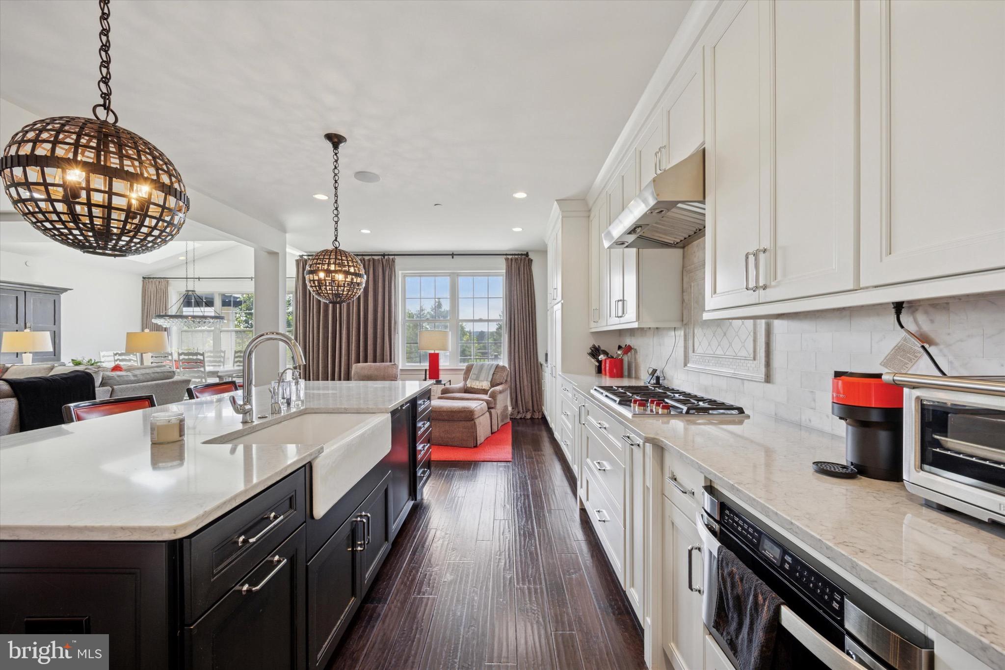 6150 CREEKSIDE DRIVE