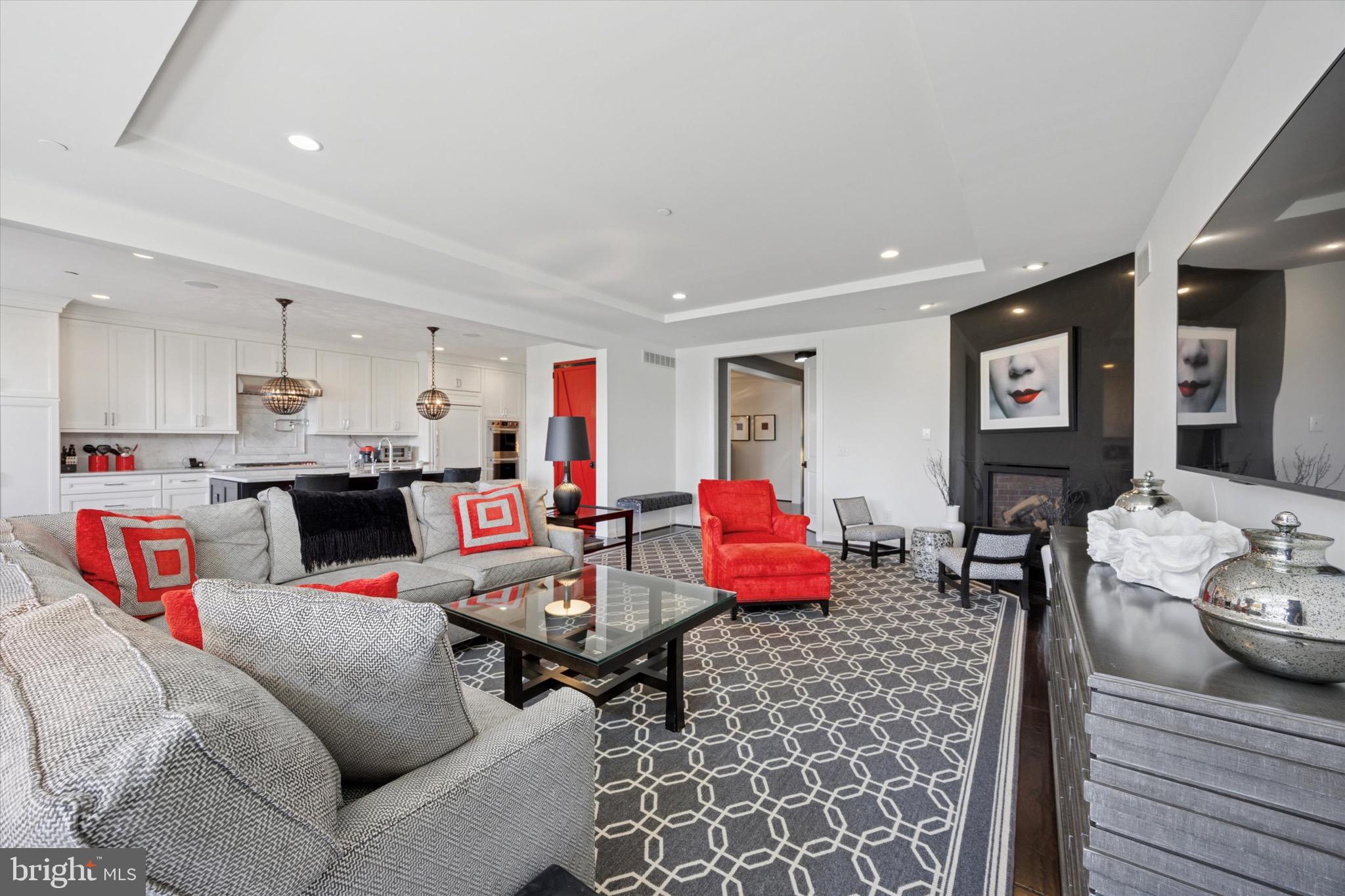 6150 CREEKSIDE DRIVE