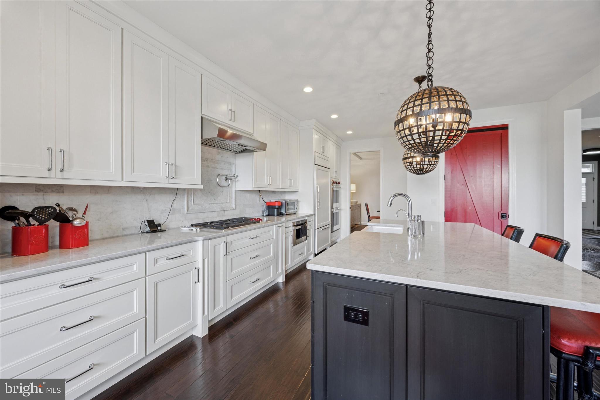 6150 CREEKSIDE DRIVE