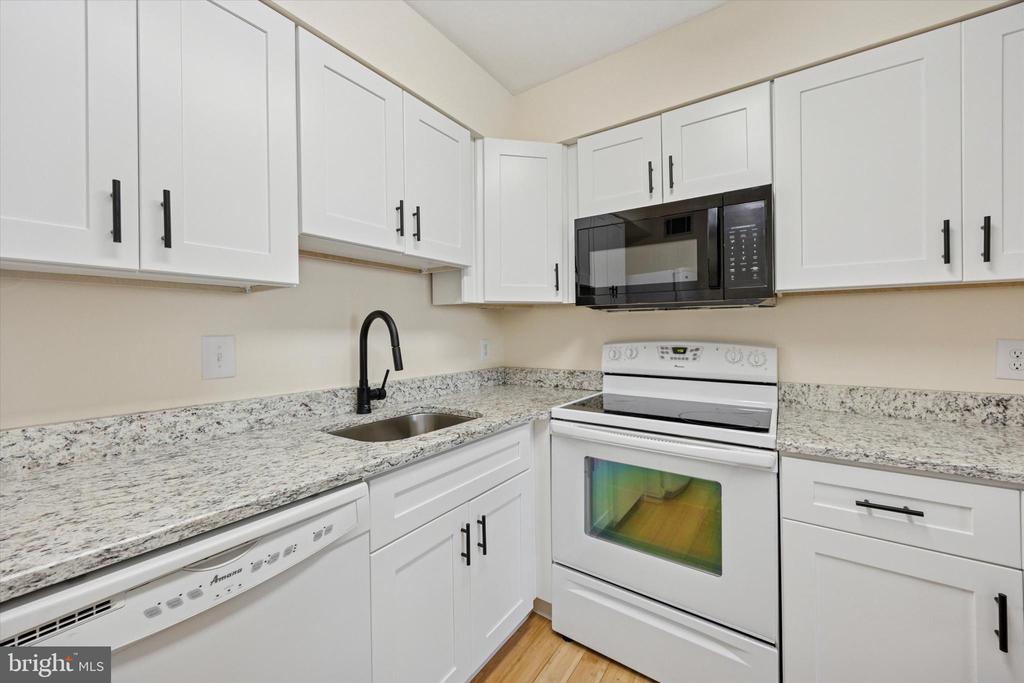 1604 WHITPAIN HILLS