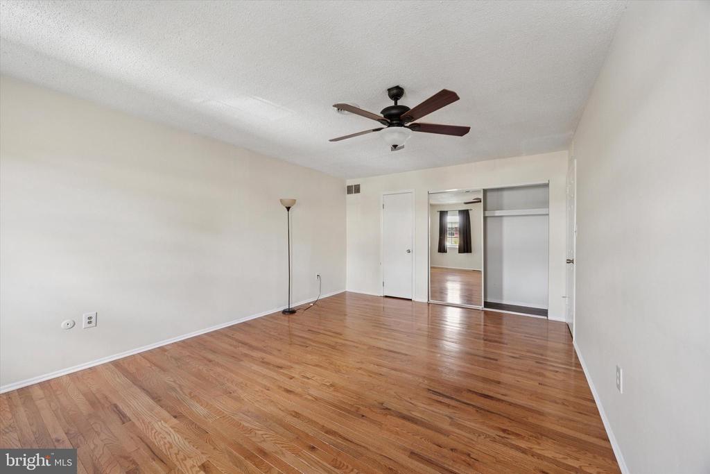 1604 WHITPAIN HILLS