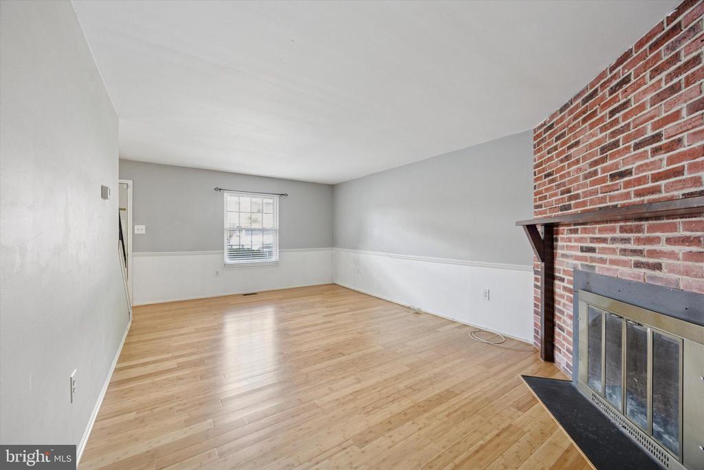 1604 WHITPAIN HILLS