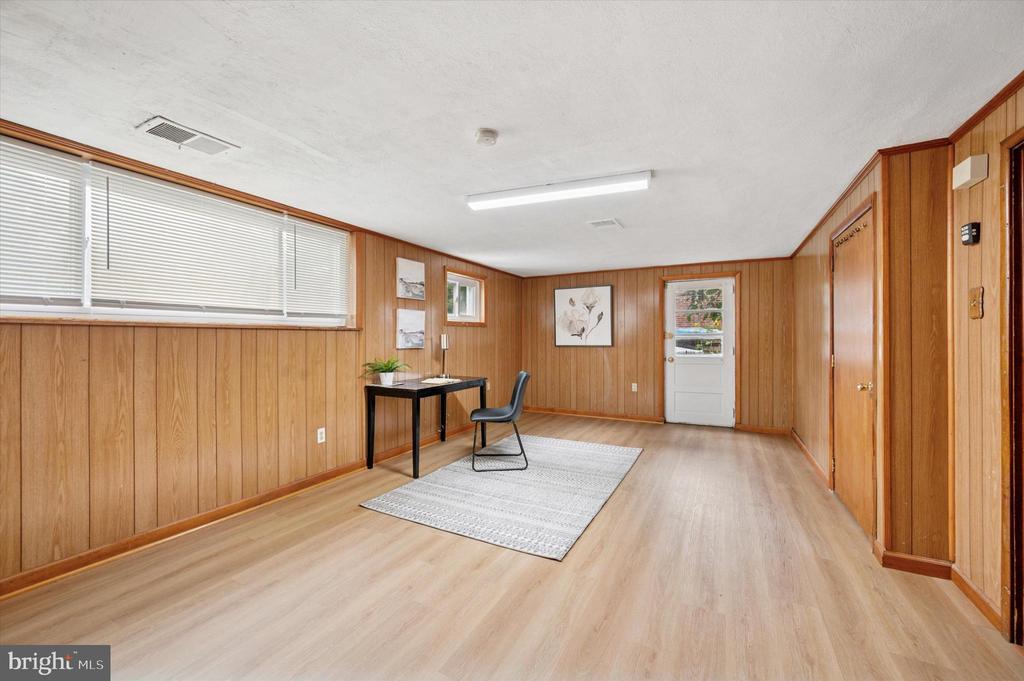 1858 AMBLER ROAD