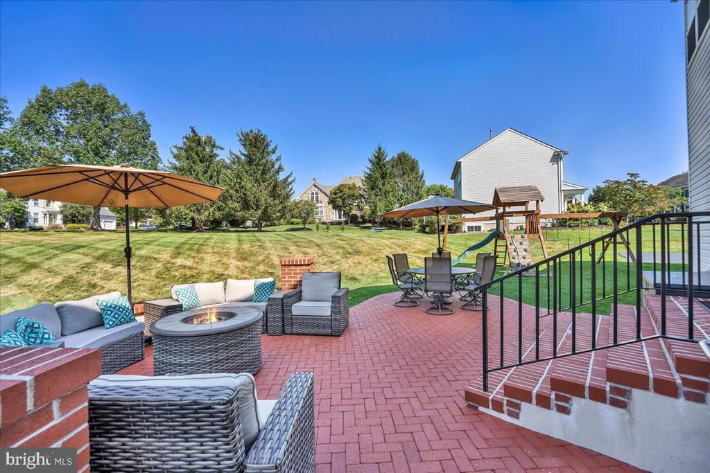 624 CHATSWORTH DRIVE