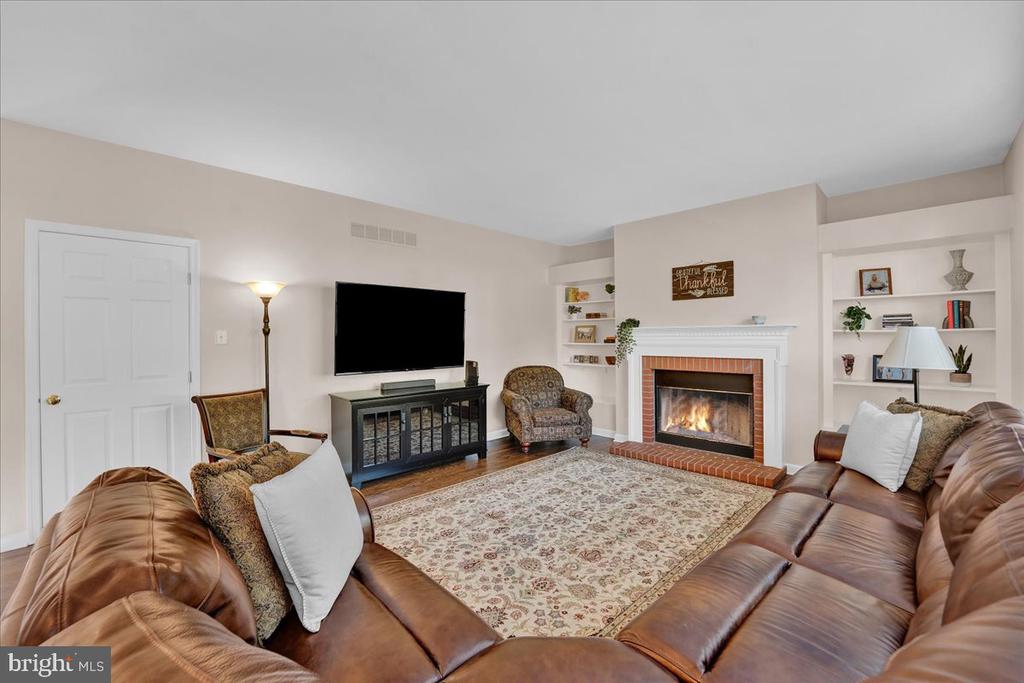 624 CHATSWORTH DRIVE