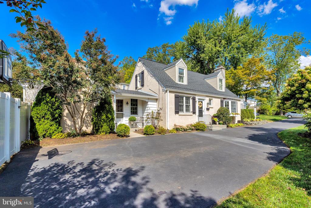 1908 SYCAMORE LANE