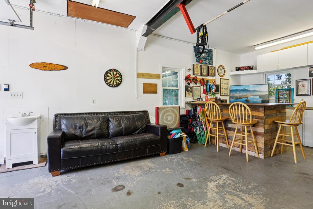 421 COWPATH ROAD