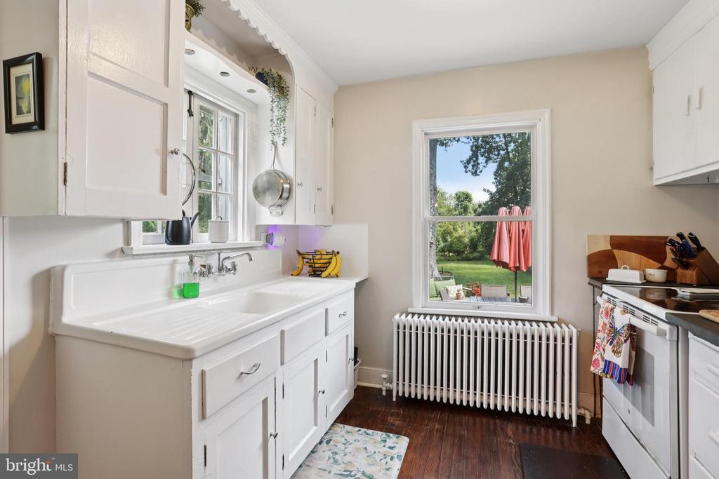 421 COWPATH ROAD