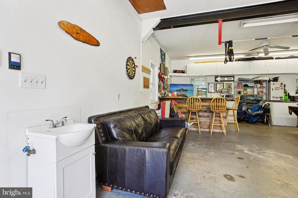 421 COWPATH ROAD