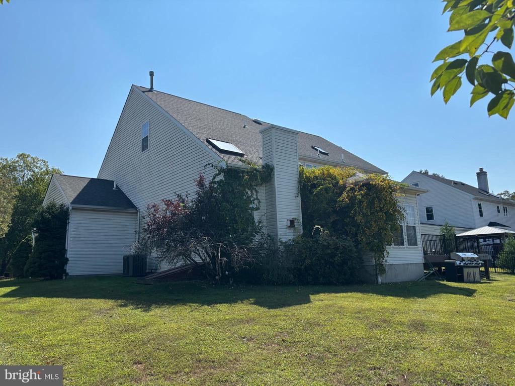 2807 APPLE VALLEY LANE