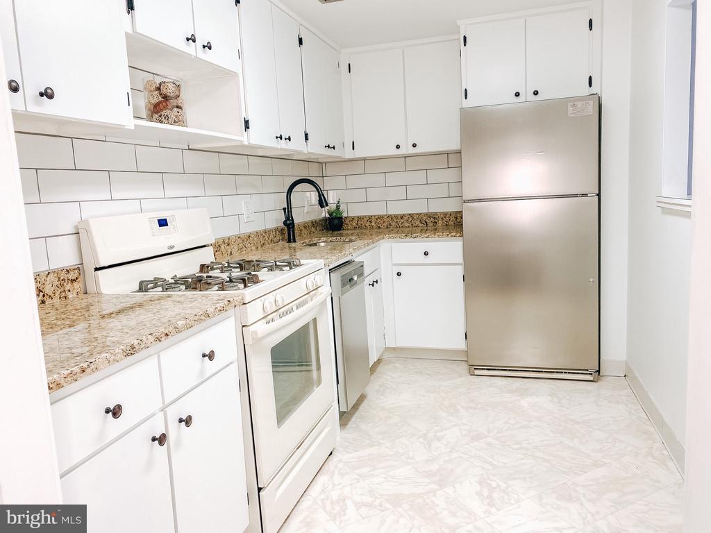 309 FLORENCE AVENUE 122-N