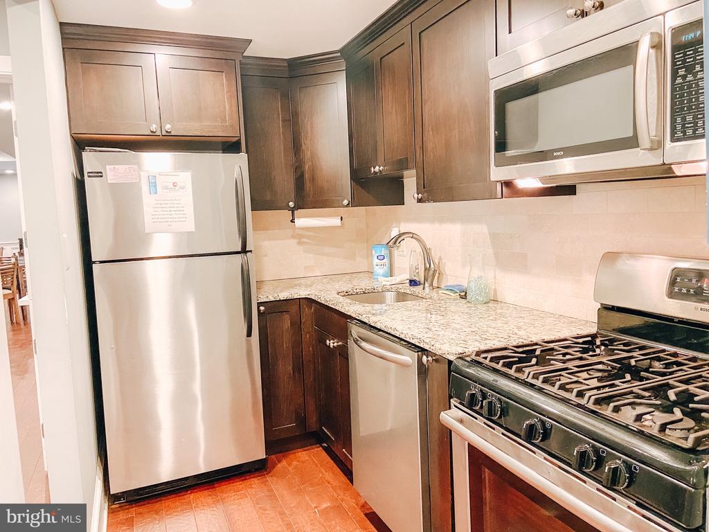 309 FLORENCE AVENUE 122-N