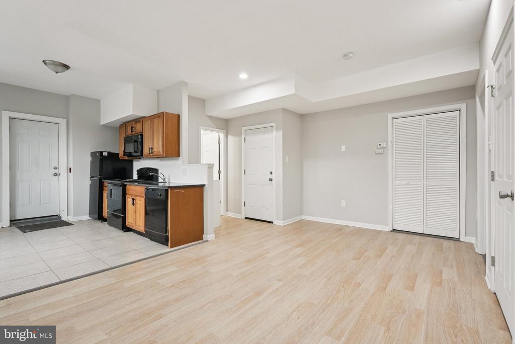 1009 W MAIN STREET