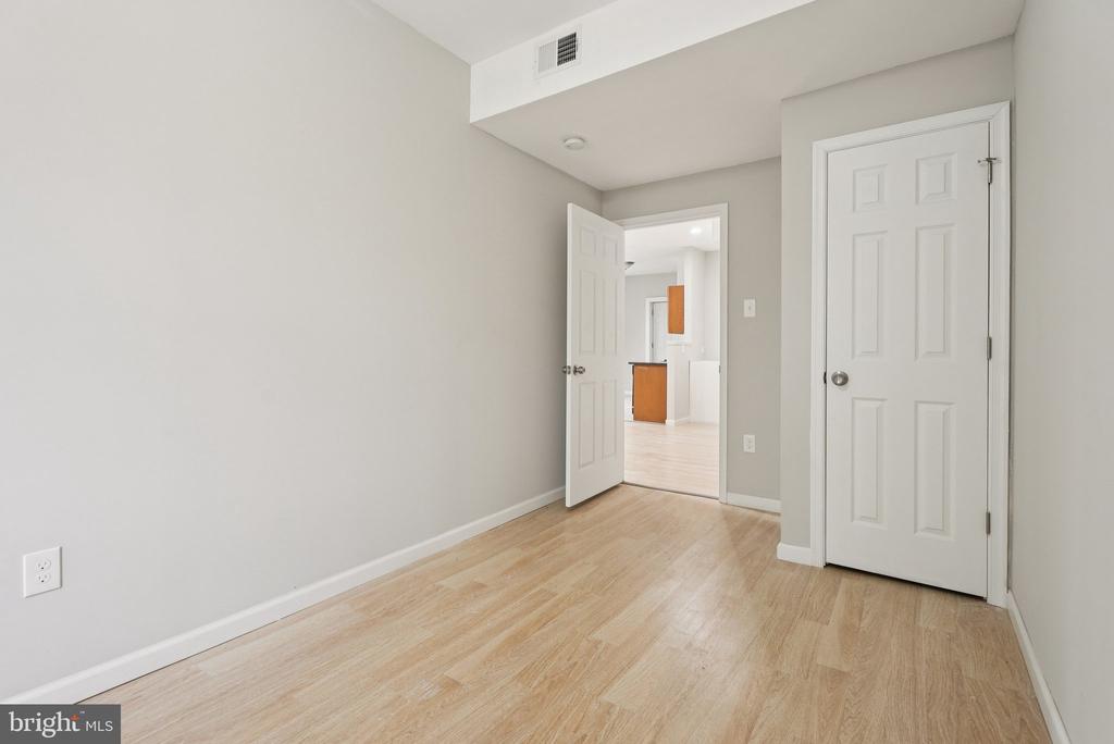 1009 W MAIN STREET