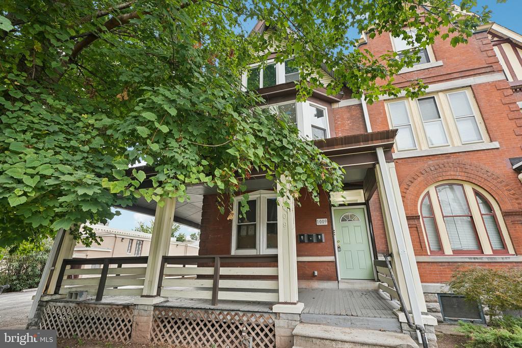 1009 W MAIN STREET