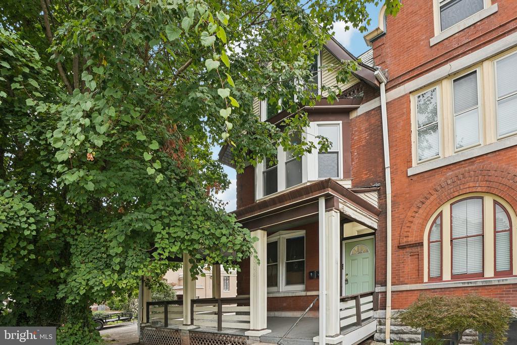 1009 W MAIN STREET