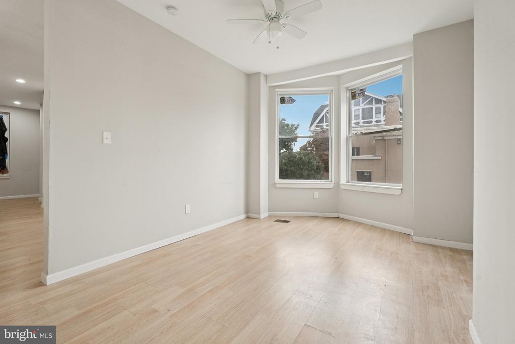 1009 W MAIN STREET